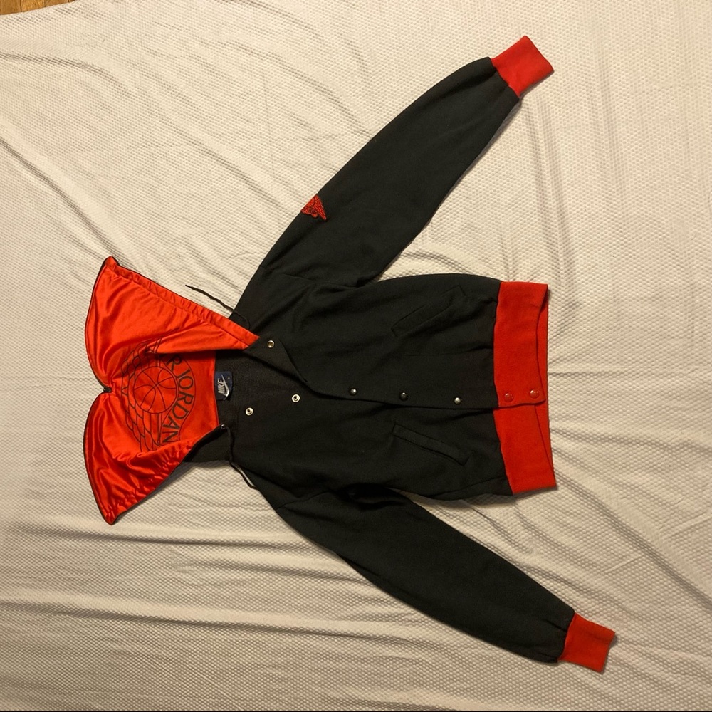 Nike Jordan button front zipper hood size M